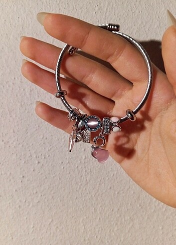 Pandora Pembe Pandora