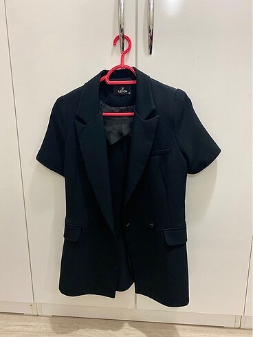 Kısa kollu siyah blazer