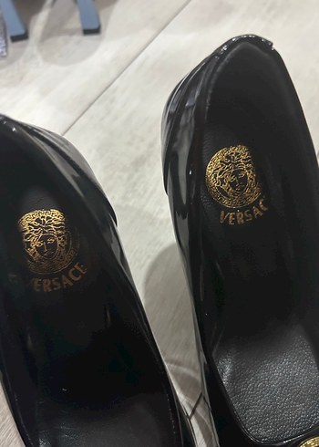 36 rugan Siyah ParlakTokalı Kadın Stiletto - Görsel 4