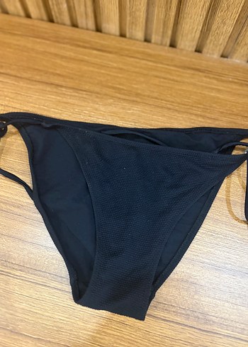 Siyah İpli Kadın Bikini Altı