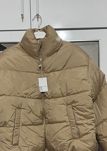 l Beden Bej Yüksek Yakalı Oversize Kadın Mont
