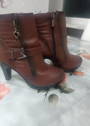 bordo Deri Tokalı Yüksek Topuklu Biker Bot - Görsel 3