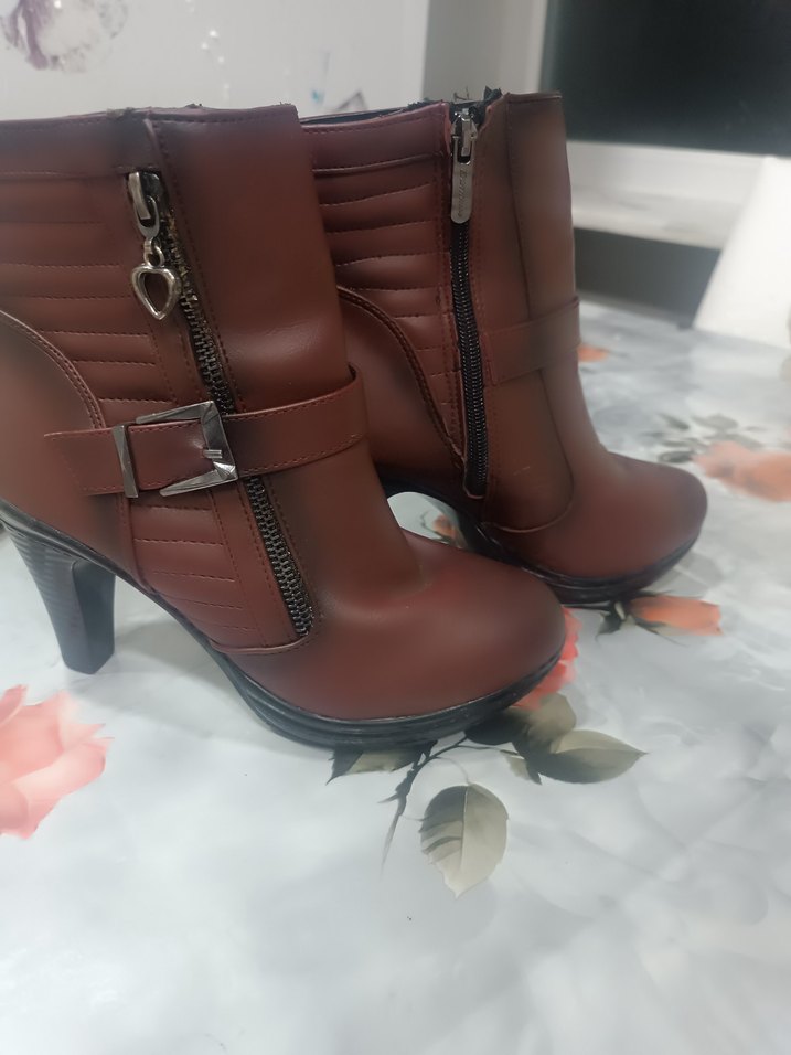 bordo Deri Tokalı Yüksek Topuklu Biker Bot - Görsel 3