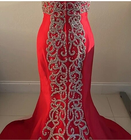 JOVANİ MARKA TAŞ İŞLEMELİ ABİYE ELBİSE