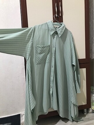 Asimetrik kesim çizgili tunik