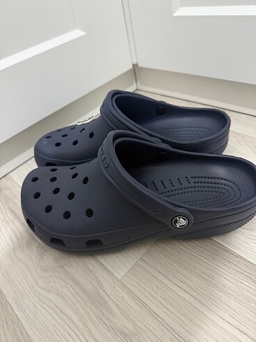 41 Beden lacivert Renk Erkek 40-42 Crocs Sıfır hiç kullanılmadı