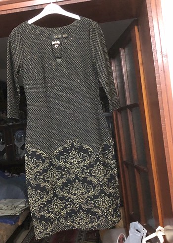 Siyah & Gold kısa şık elbise - Görsel 2