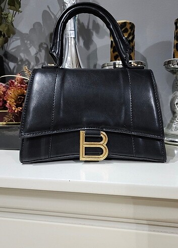 Balenciaga askılı çanta