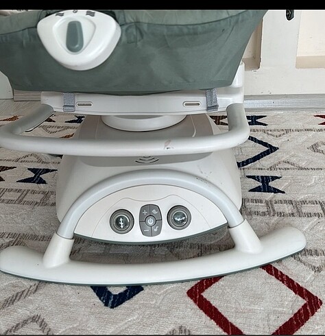 Joie Joie ana kucağı
