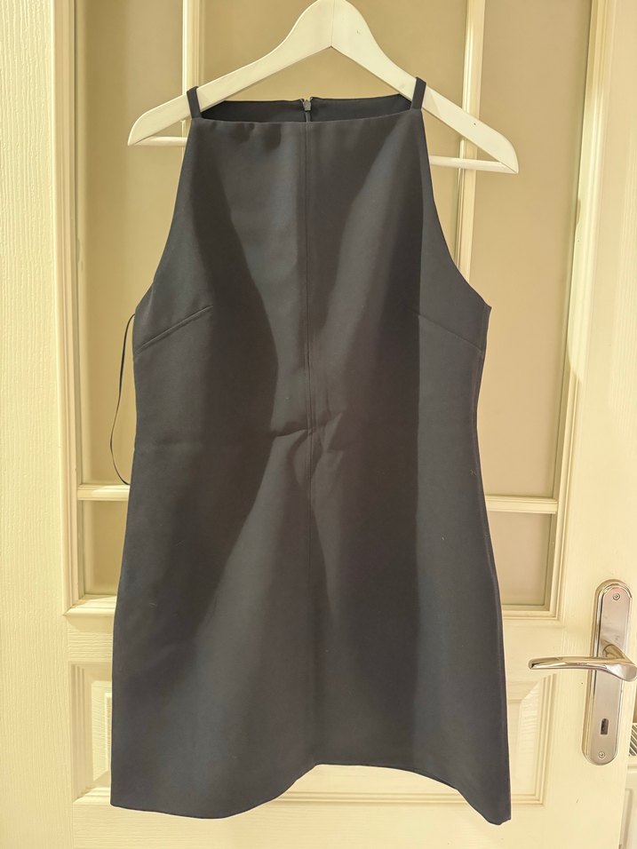 Siyah Drapeli Yüksek Yakalı Midi Elbise - Görsel 2