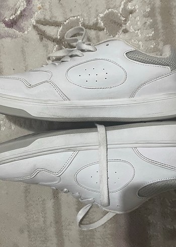 Lacoste Minimal Beyaz Spor Ayakkabi