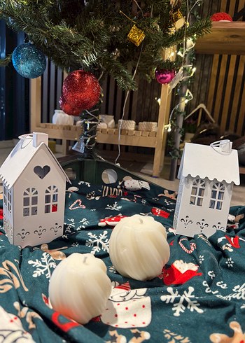 Beyaz Ev ve Dalgalı Mum Seti - Görsel 3