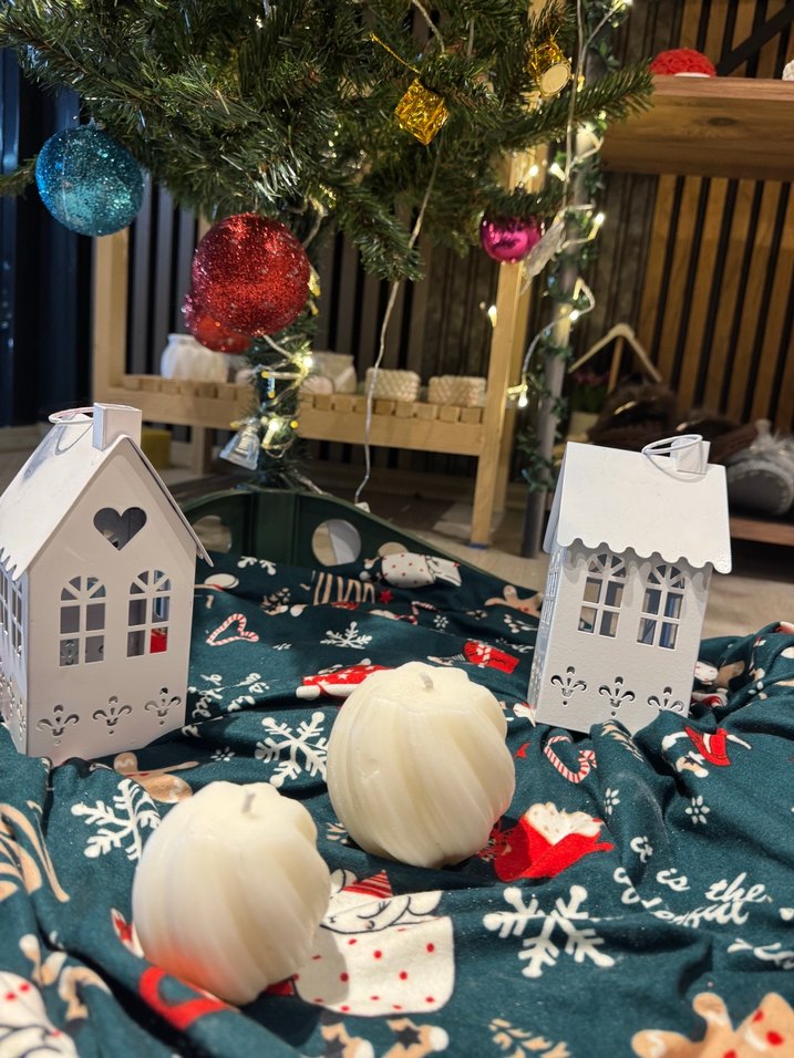 Beyaz Ev ve Dalgalı Mum Seti - Görsel 2