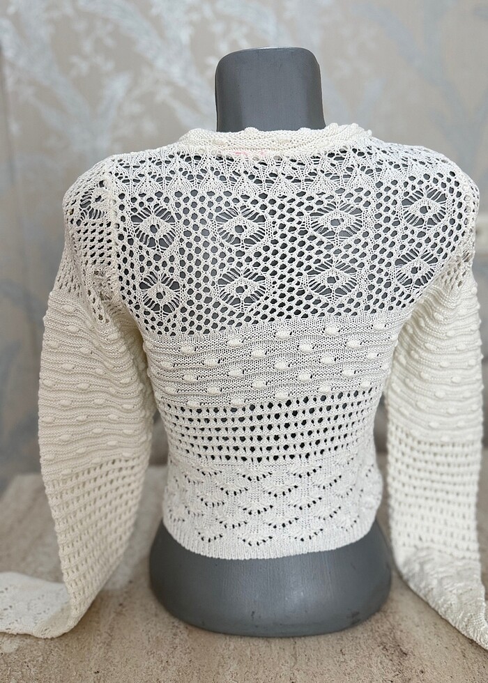 Beyaz dantelli bluz - Görsel 4