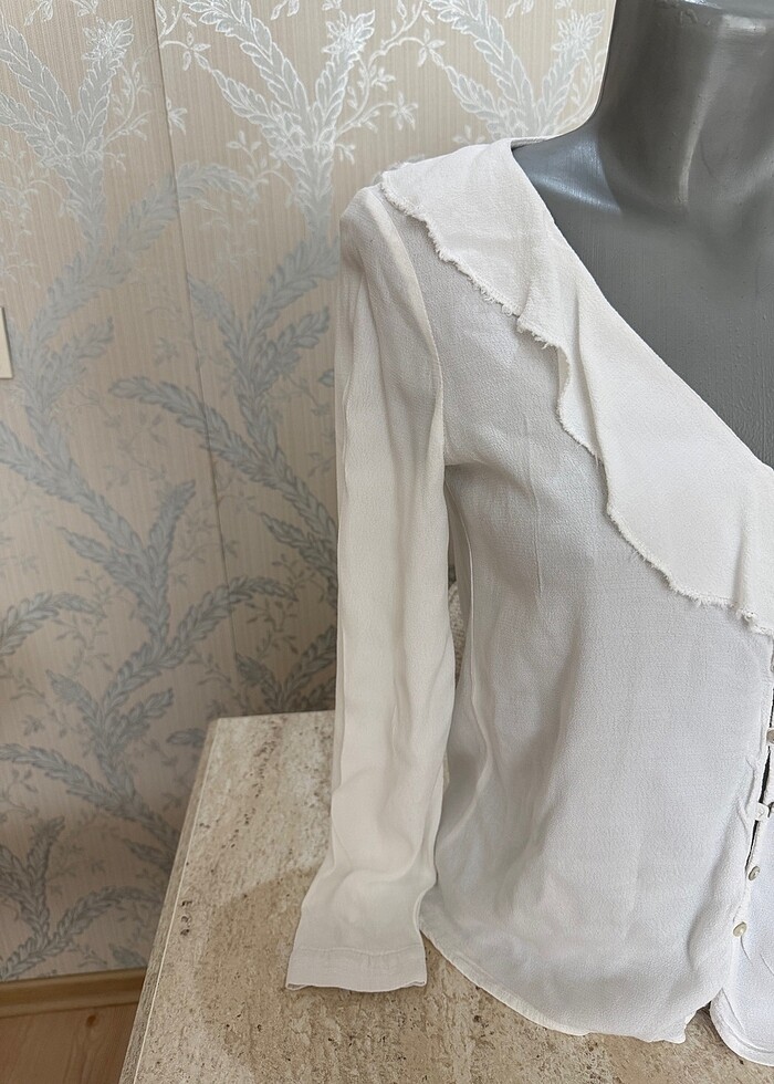 Beyaz gömlek - Görsel 3