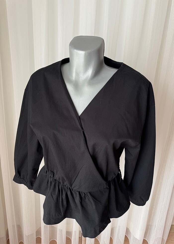 Siyah gömlek - Görsel 2