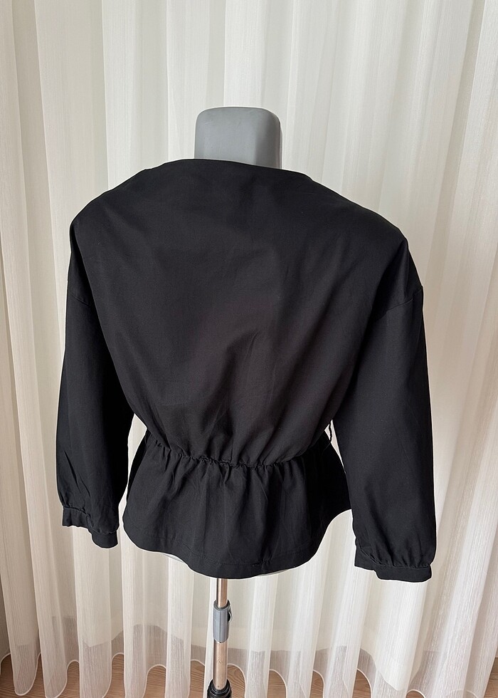 Siyah gömlek - Görsel 3