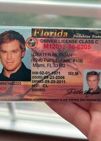 Dexter Morgan Kimlik
