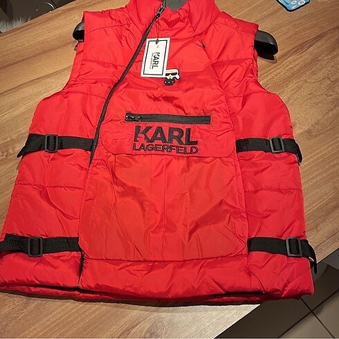 Yandan cepli karl yelek