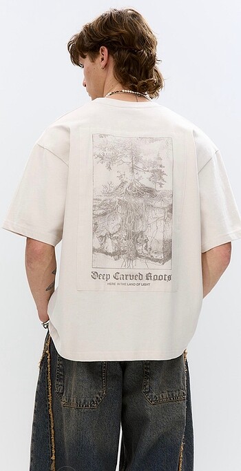 l Beden Pull and bear t-shirt