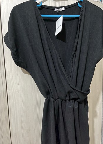 Siyah V Yaka Keten Kadın şortlu tulum