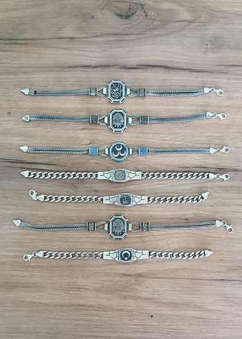 Beden Zincir Detaylı Altın Renk Aslan Figürlü Bileklik