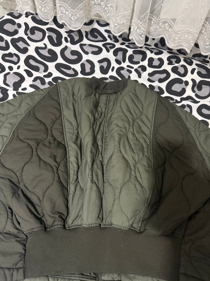 Zara Kadın Haki Kapitone - Görsel 4