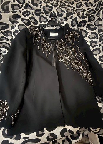 Paragraf Siyah İşlemeli Kadın Uzun Ceket - Görsel 3