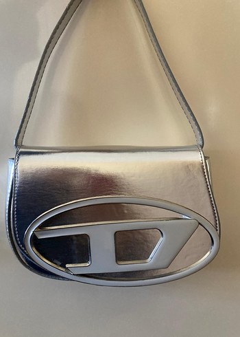 Diesel Gri Parlak Metal Tokalı Kadın Çanta