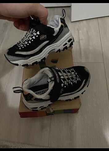 Skechers