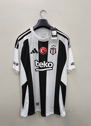 Beşiktaş yeni sezon etiketli forma
