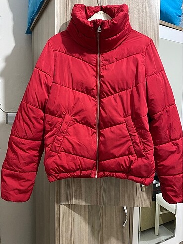 Stradivarius kırmızı mont