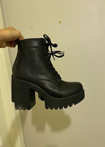 Diğer Siyah Deri Topuklu Bot