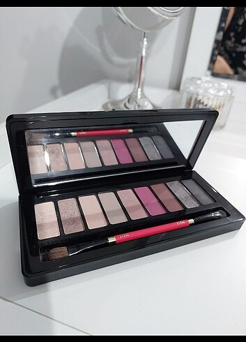 MAC Orjinal Mac Nutcracker Far Paleti