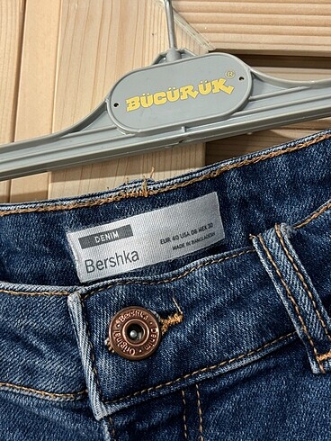 38 Beden mavi Renk bershka denim katlamalı kot şort