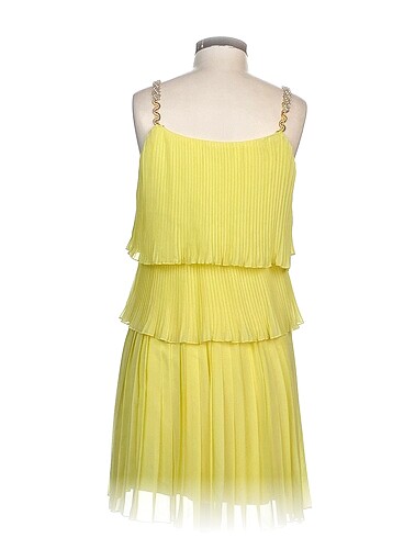 36 Beden Vintage Love Kısa Elbise %70 İndirimli.