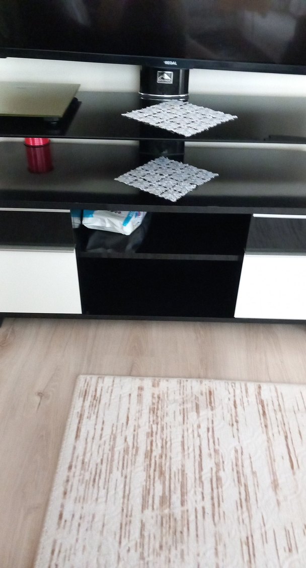 Siyah Ekranlı Monitör - Görsel 3