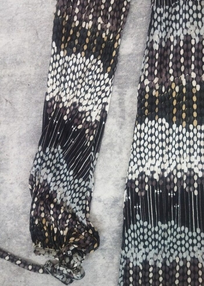 İnce mevsimlik Benetton marka elbise  - Görsel 3