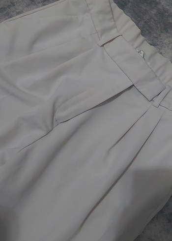 44 Beden ten rengi Renk Bej Pilili Kumaş Pantolon