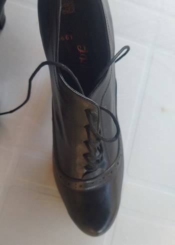 Diğer Kadın Siyah Deri Stiletto Klasik yarım bot şeklinde ayakkabı