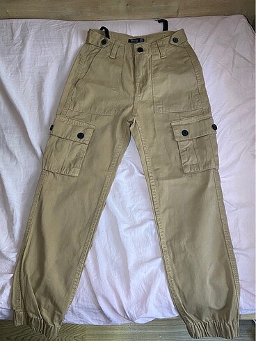 Bershka Pantolon