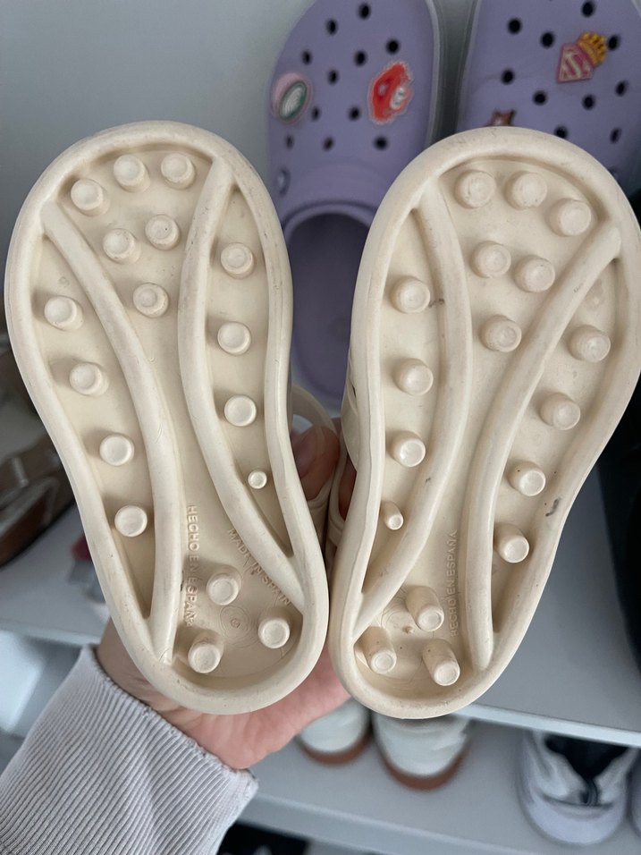 Kız Çocuk Beyaz Tokalı Terlik - Görsel 2