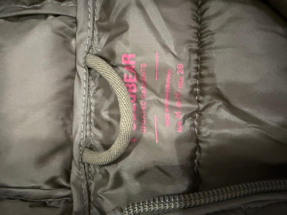 1 kez giydim artık dar geldiği için satıyorum - Görsel 3