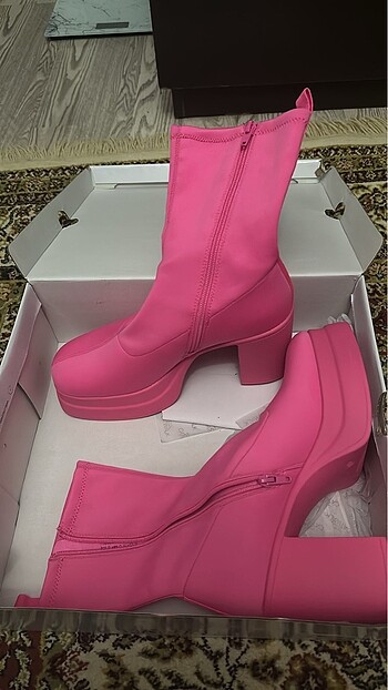 Pembe bot