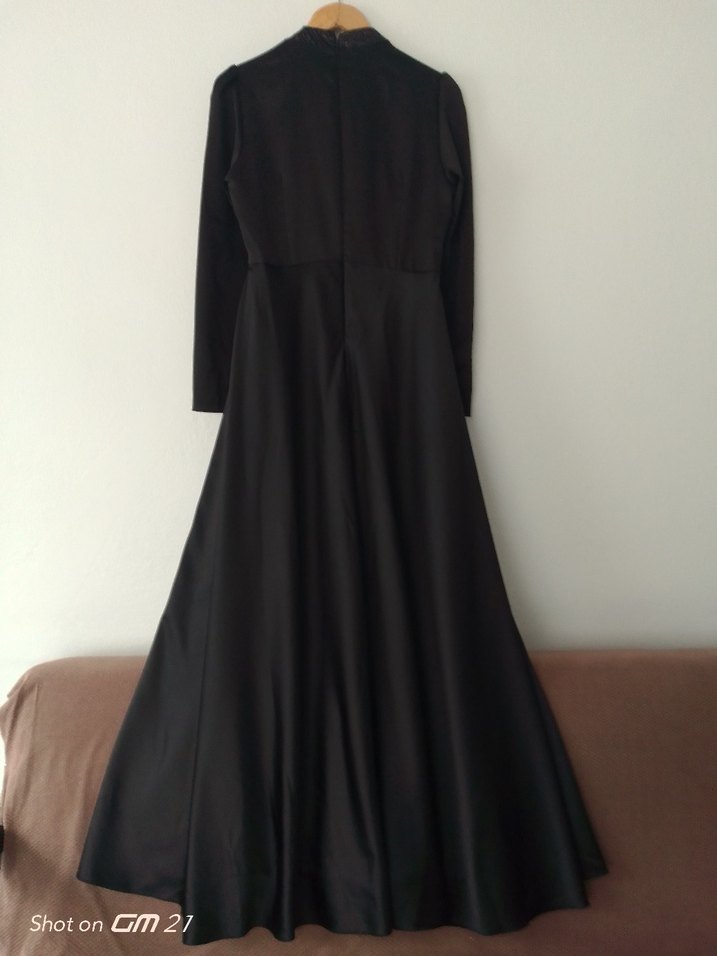 Uzun Siyah Gotik Kadın Abiye Elbise - Görsel 3