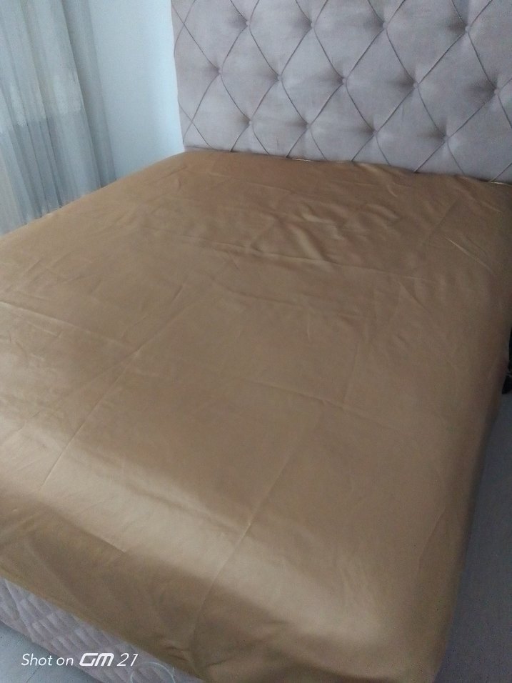 İşlemeli Parlak Mavi Yatak Örtüsü - Görsel 3