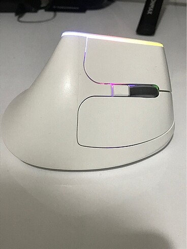  Beden Renk Delux Ergonomik Dikey Fare-Beyaz(RGB Gökkuşağı)