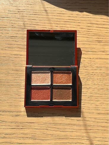  Beden Renk NARS Laguna palette