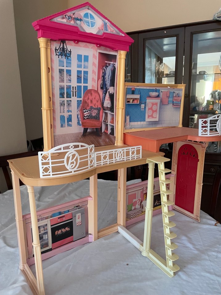 Barbie evi büyük - Görsel 2
