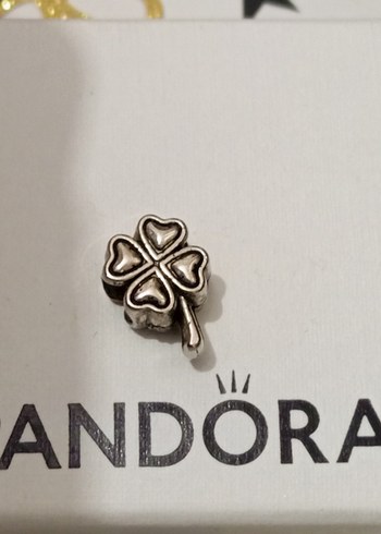Pandora Yonca charm